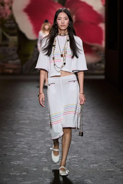 Look 24